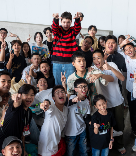 คลิปแนะนำวงแบบหลุดโลก 